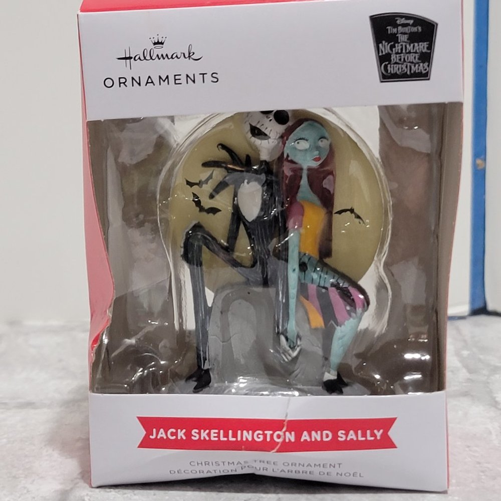 Hallmark The Nightmare Before‎ Christmas Jack & Sally On Tombstone Xmas Ornament